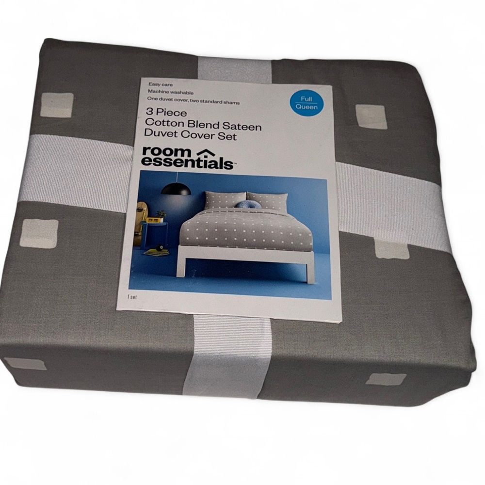 Room Essentials Gray and White Duvet Set